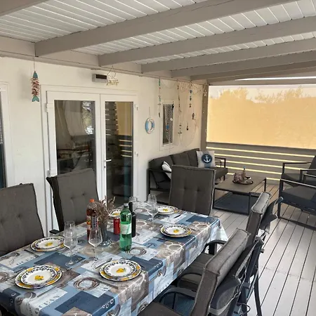 Сasa de vacaciones Dora House *